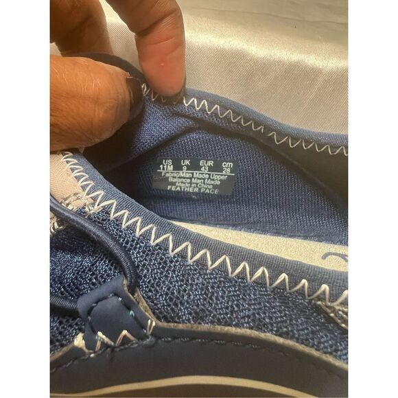 Slip on Tennis Shoes - Picture 12 of 12